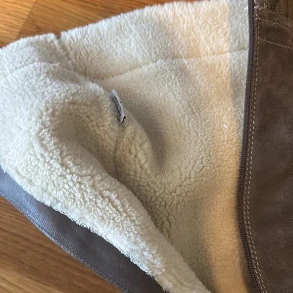 Stylish Tan Suede Knee-High Boots - Picture 5 of 5